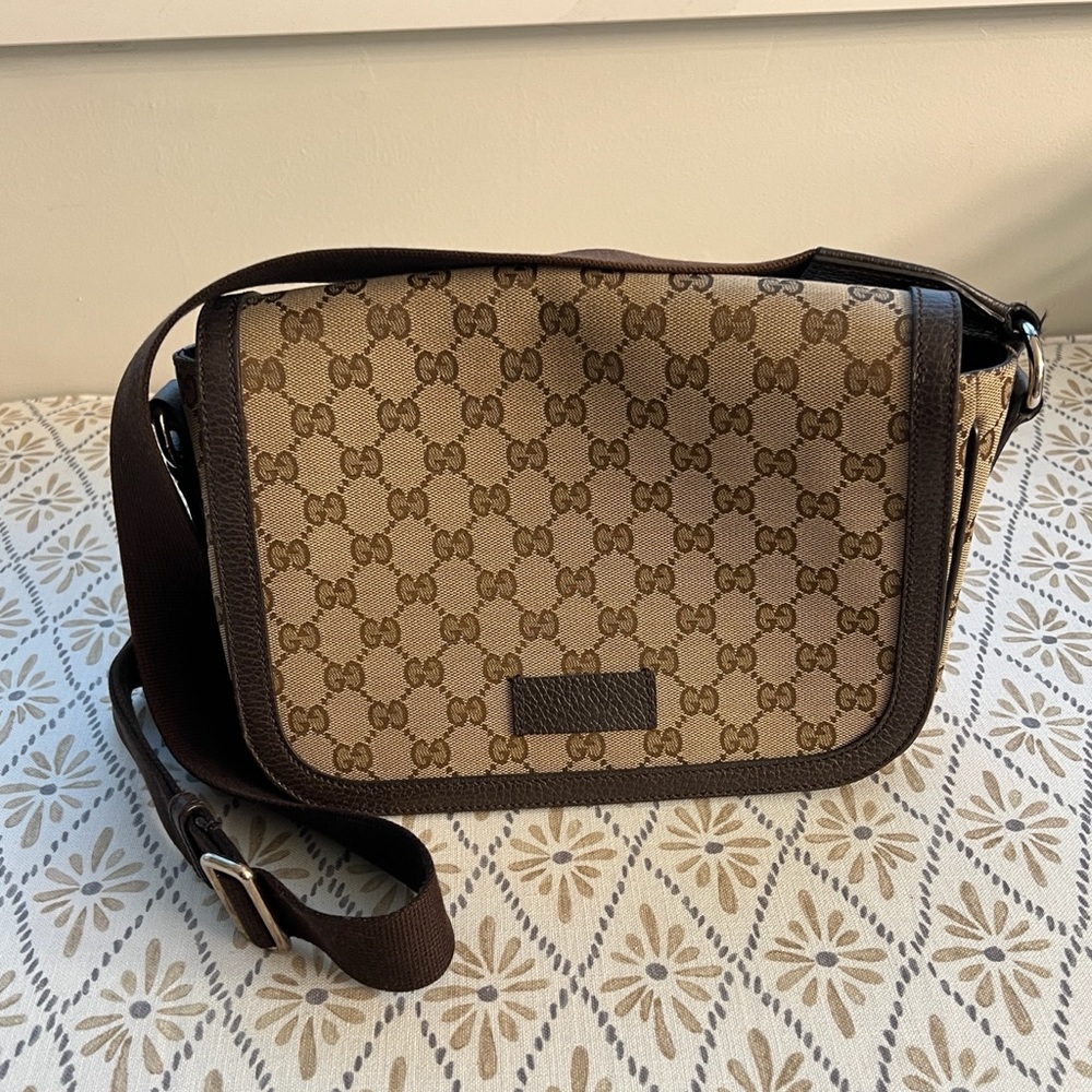 Original Gucci large crossbody messenger bag purse